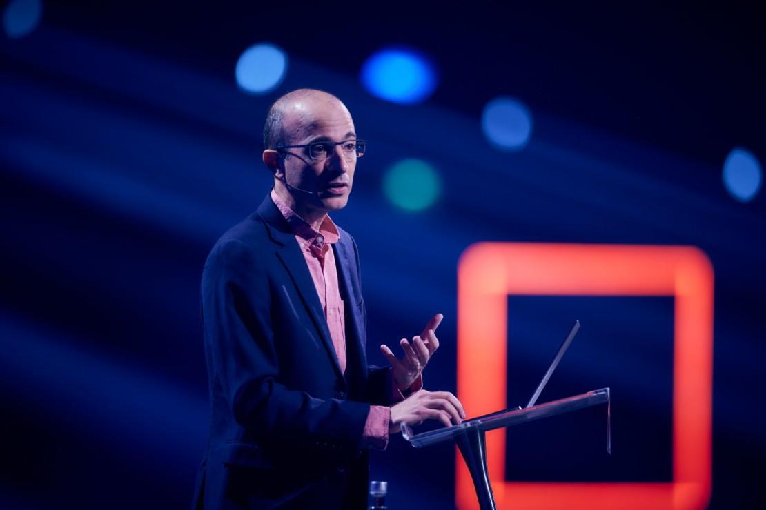 AI: New Game-Changer for Society and Relationships